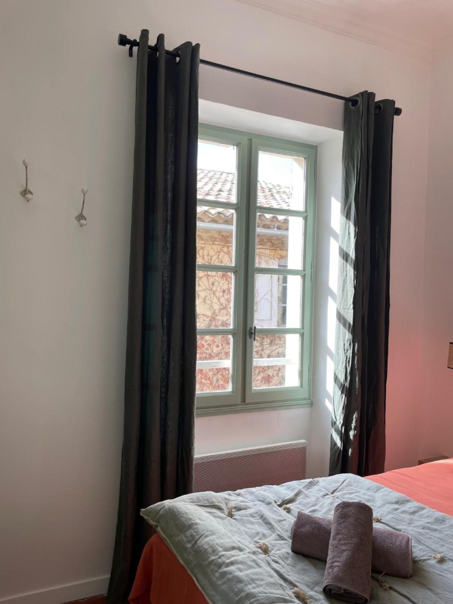 L'Ecrin De Mona Au Coeur De Lourmarin Apartman Kültér fotó
